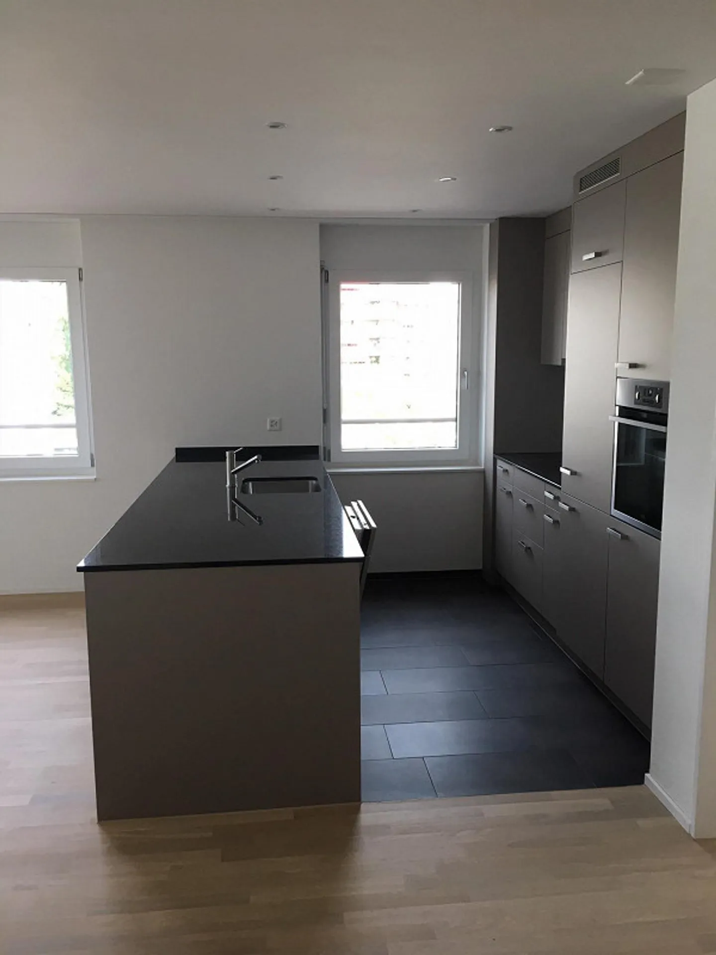 3.5-Room Apartment in Neuhausen am Rheinfall! - Photo 3 of 11