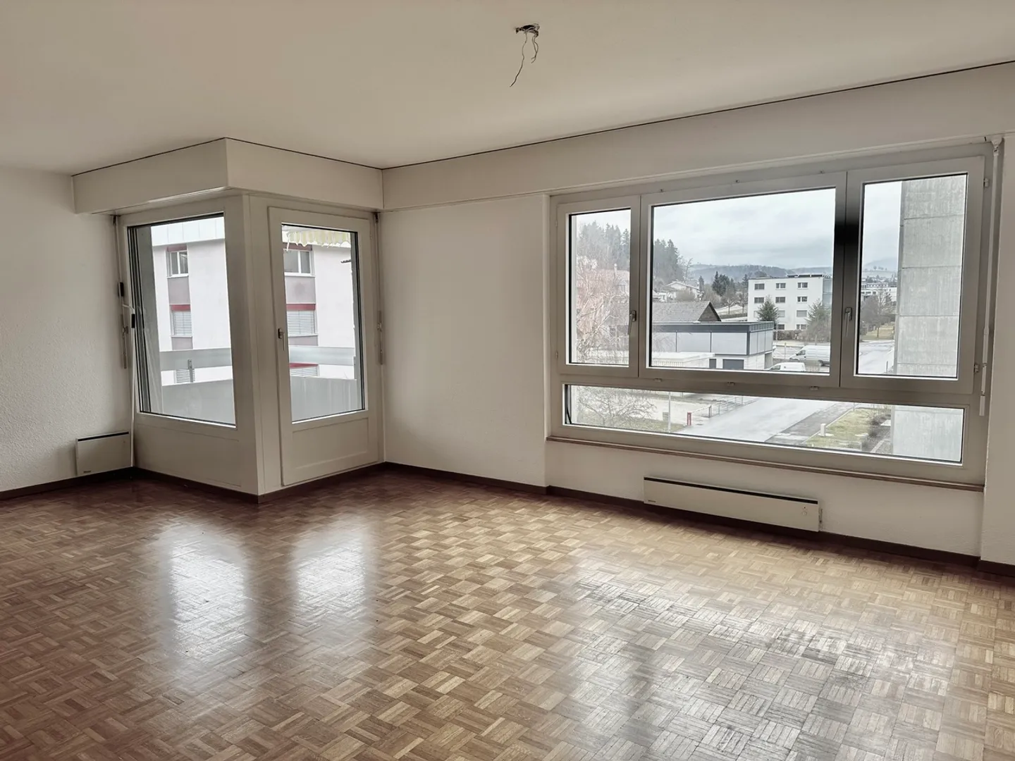 A Tafers a 500 m dall'HFR 2 appartamenti di 4,5 + parcheggio sotterraneo - Foto 1 di 8