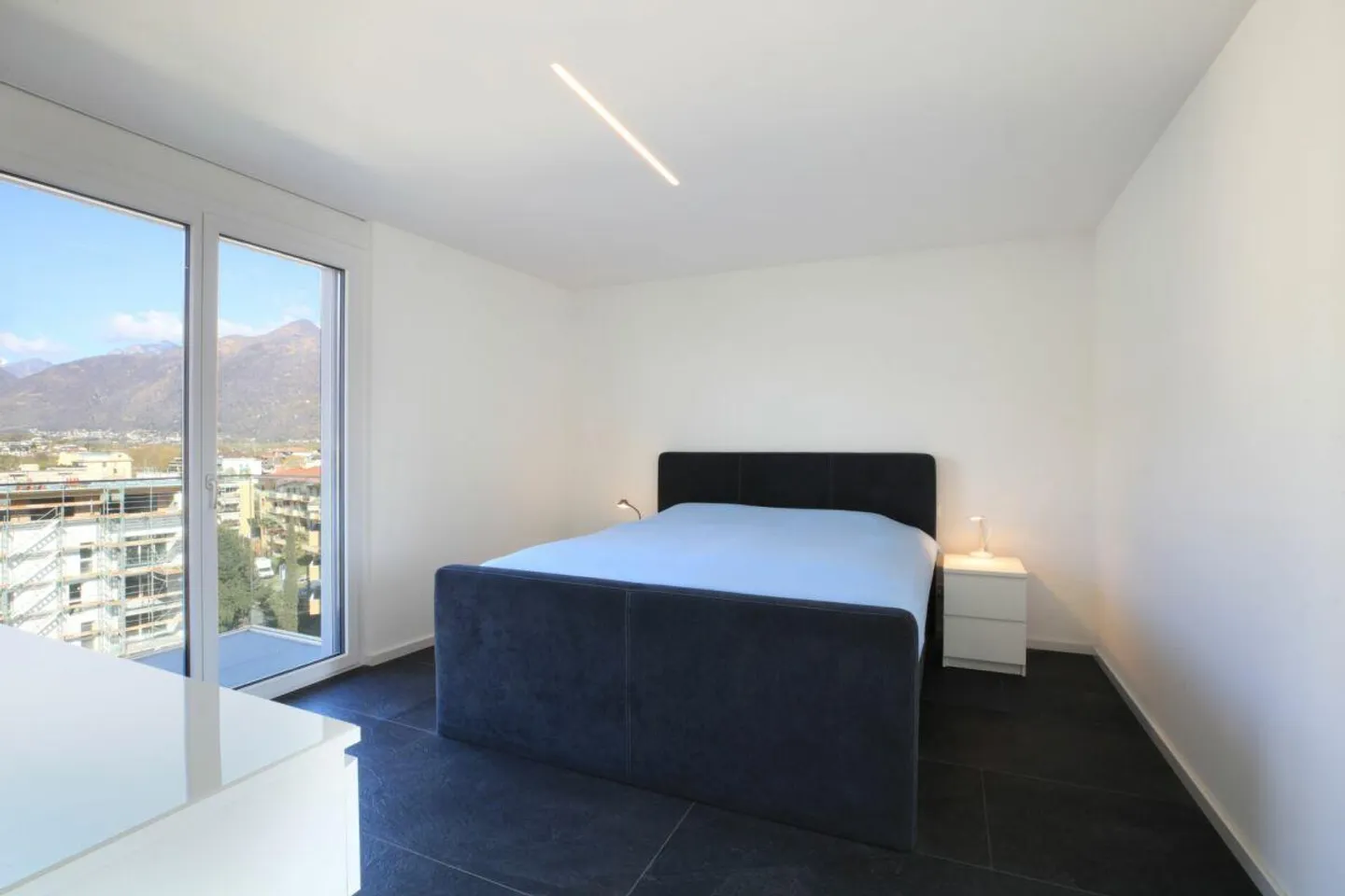 SOLDUNO - Duplex-Attico con una vista magnifica su Ascona e il ... - Foto 9 di 17