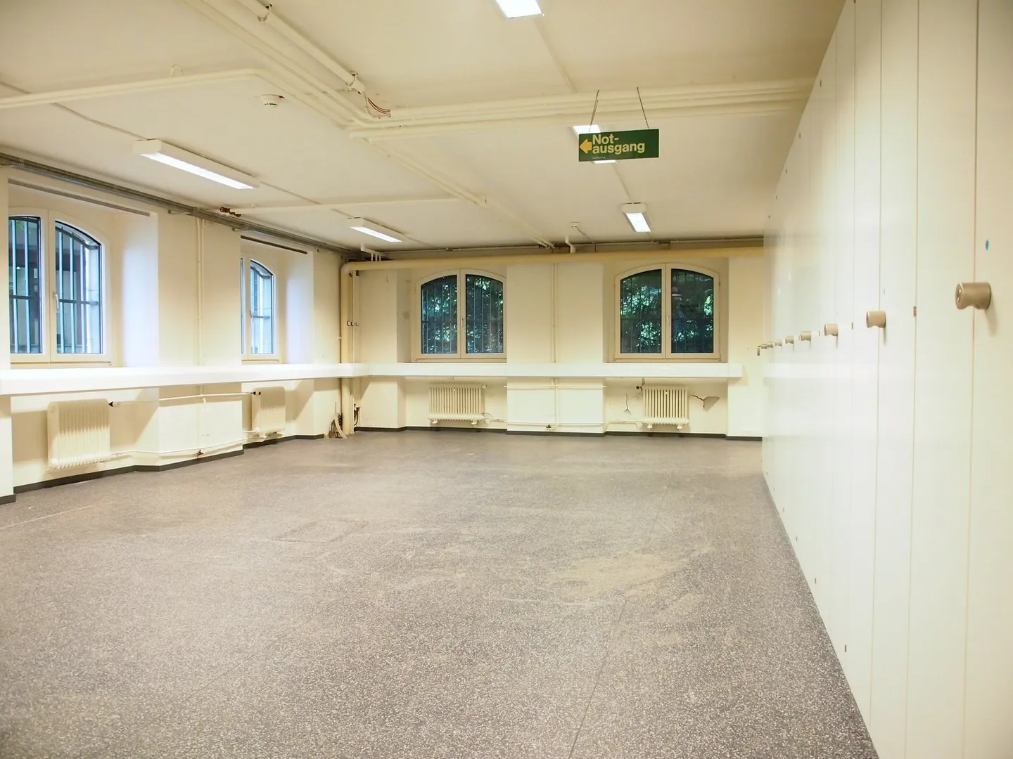 LAGER - LAGER - LAGER von 10 m2 bis 100 m2 ab CHF 24 pro Monat OHNE DEPOT! - Foto 4 von 10