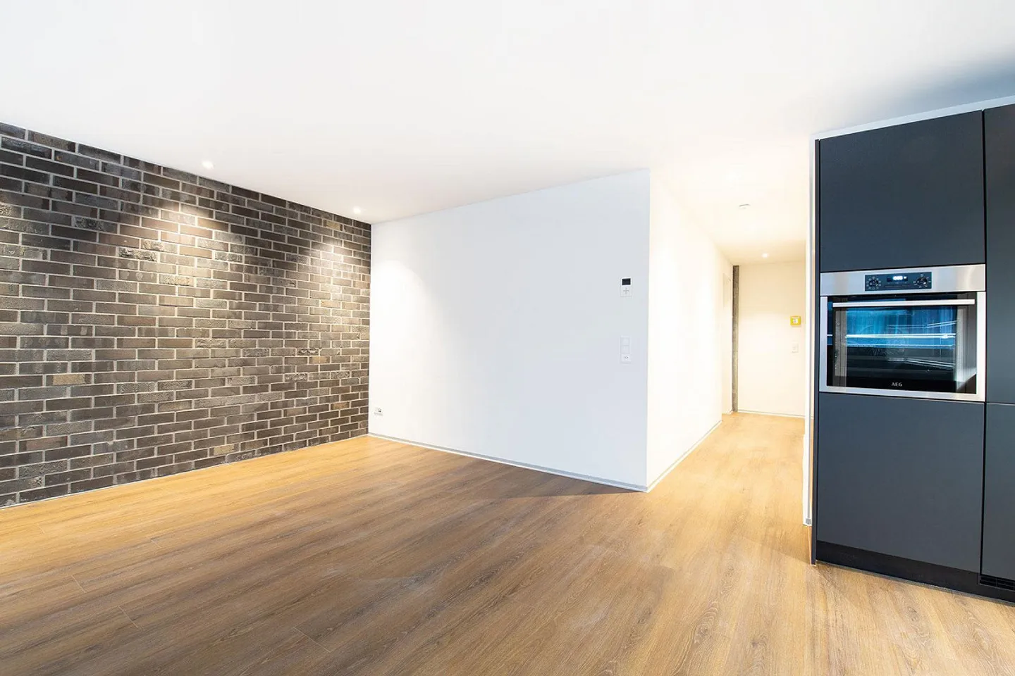 2.5-Room Apartment Modern Smart Home with Free Internet in the Heart... - Photo 2 of 13