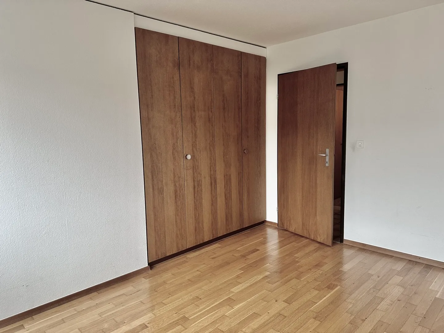 A Tafers a 500 m dall'HFR 2 appartamenti di 4,5 + parcheggio sotterraneo - Foto 7 di 8