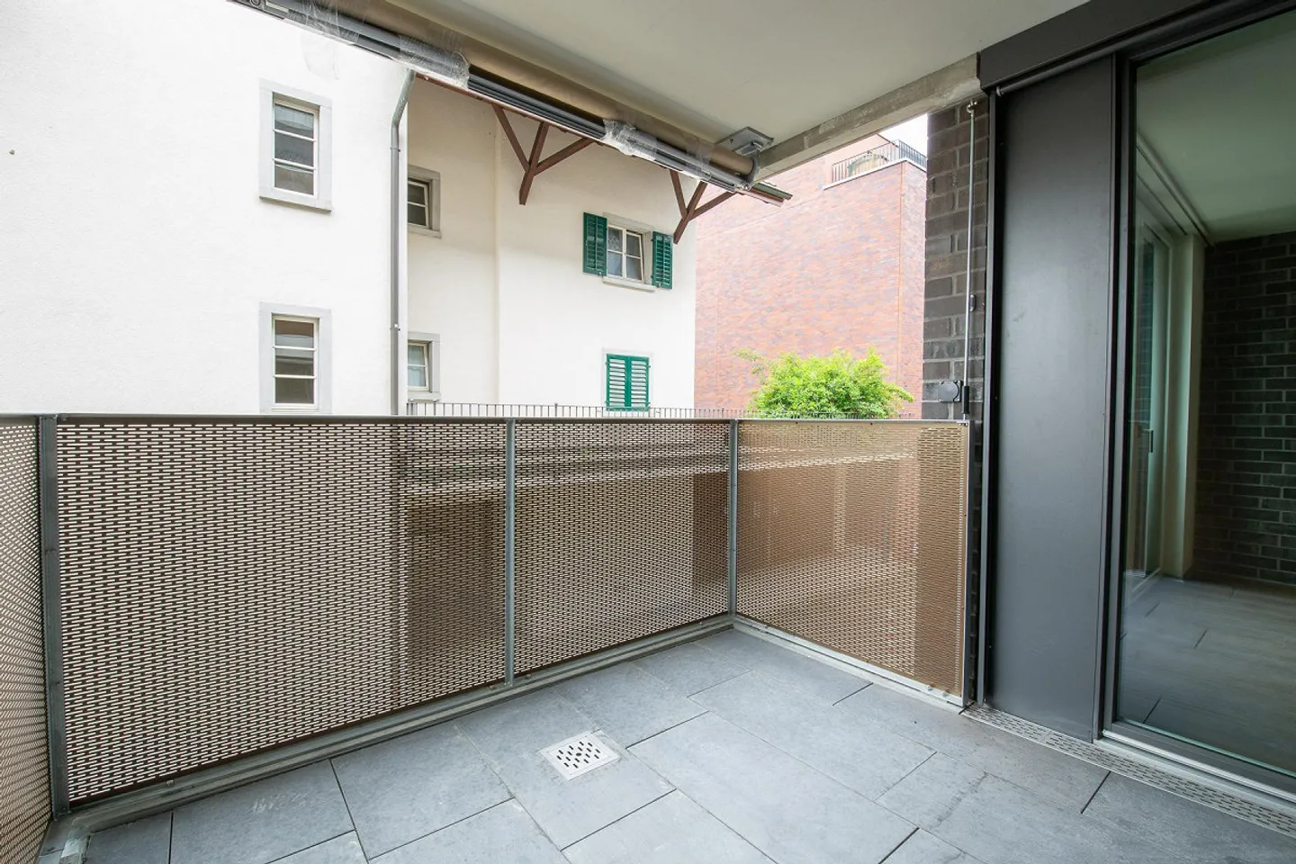 2.5-Room Apartment Modern Smart Home with Free Internet in the Heart... - Photo 8 of 13