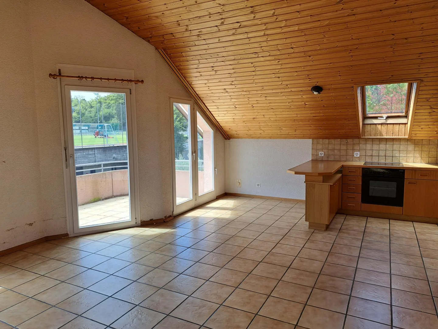 Appartement 3.5 pièces avec balcon dans un emplacement privilégié - Photo 2 sur 10