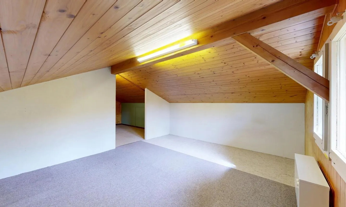 Incantevole casa unifamiliare con appartamento e giardino paradisiaco - Foto 7 di 11