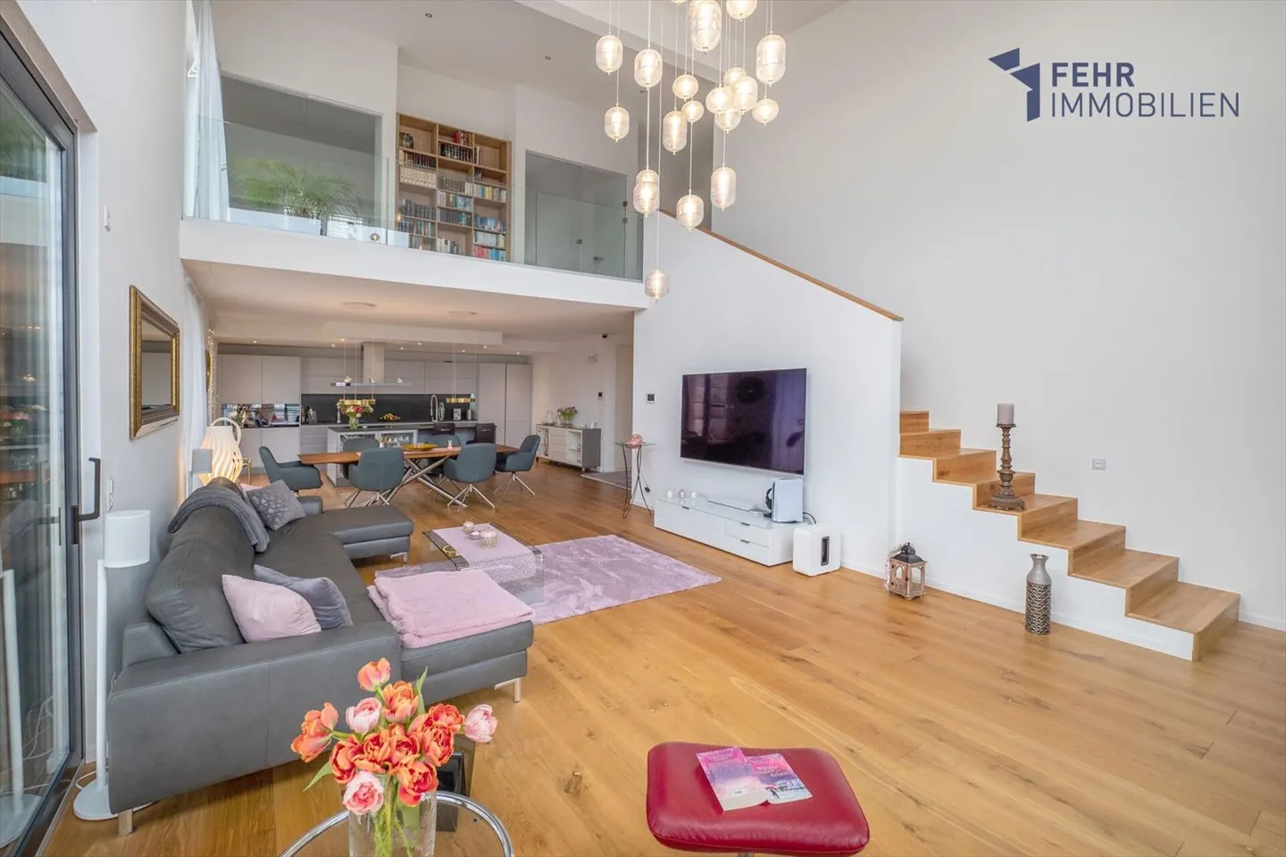 Fehr Real Estate - Top modern, nearly new 6½-room single-family house - Photo 5 of 13