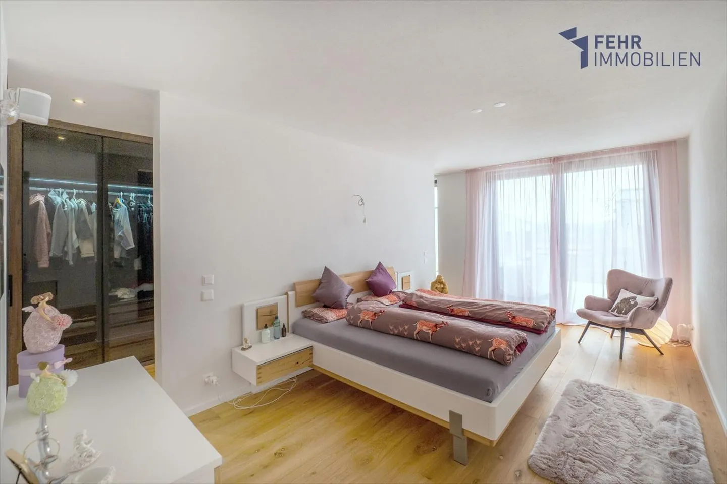 Fehr Real Estate - Top modern, nearly new 6½-room single-family house - Photo 6 of 13