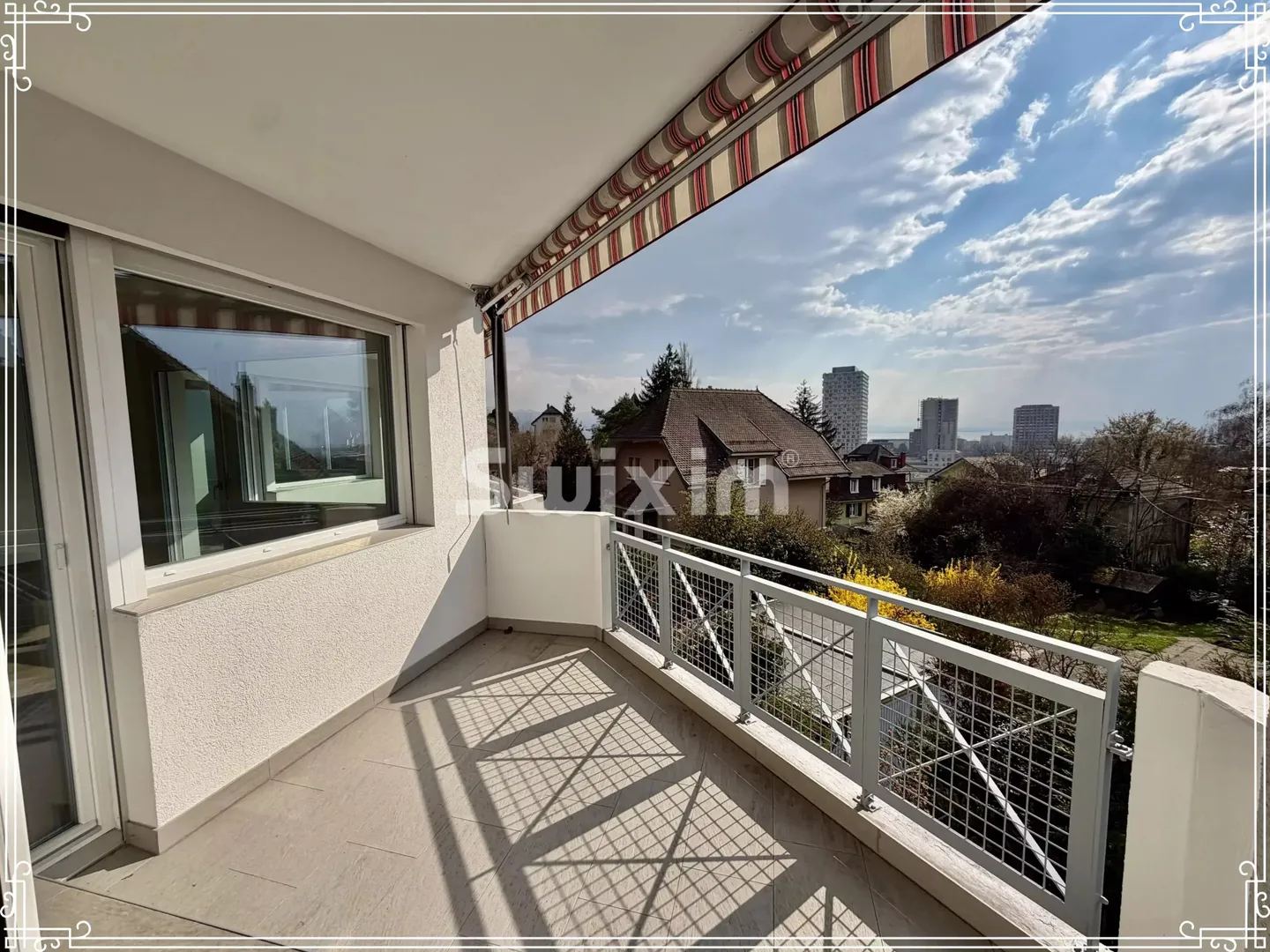 Spacious Apartment with Studio - Photo 2 of 11