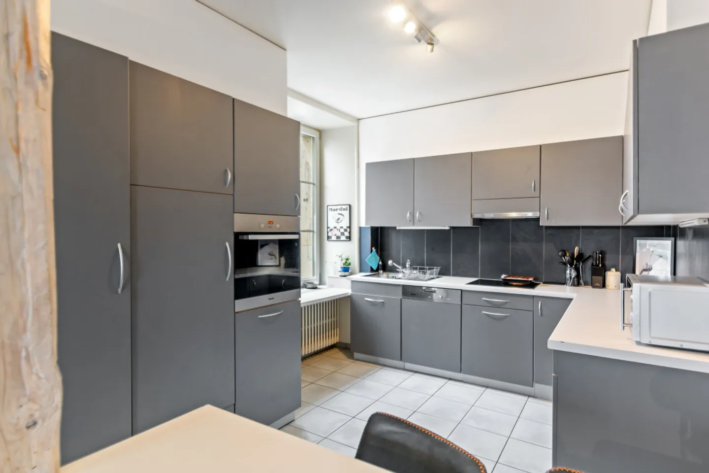 Splendida Casa Padronale del 1848 - Un Tesoro nel Cuore dei Brenets - Foto 11 di 20