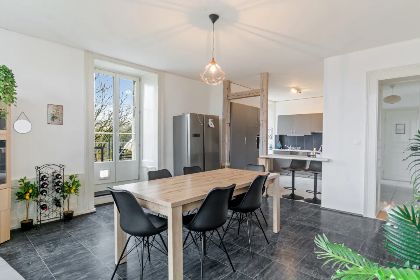 Splendida Casa Padronale del 1848 - Un Tesoro nel Cuore dei Brenets - Foto 12 di 20