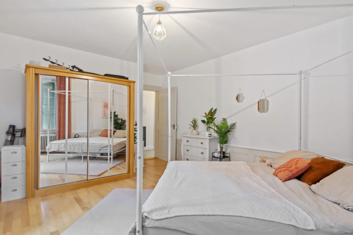 Splendida Casa Padronale del 1848 - Un Tesoro nel Cuore dei Brenets - Foto 15 di 20