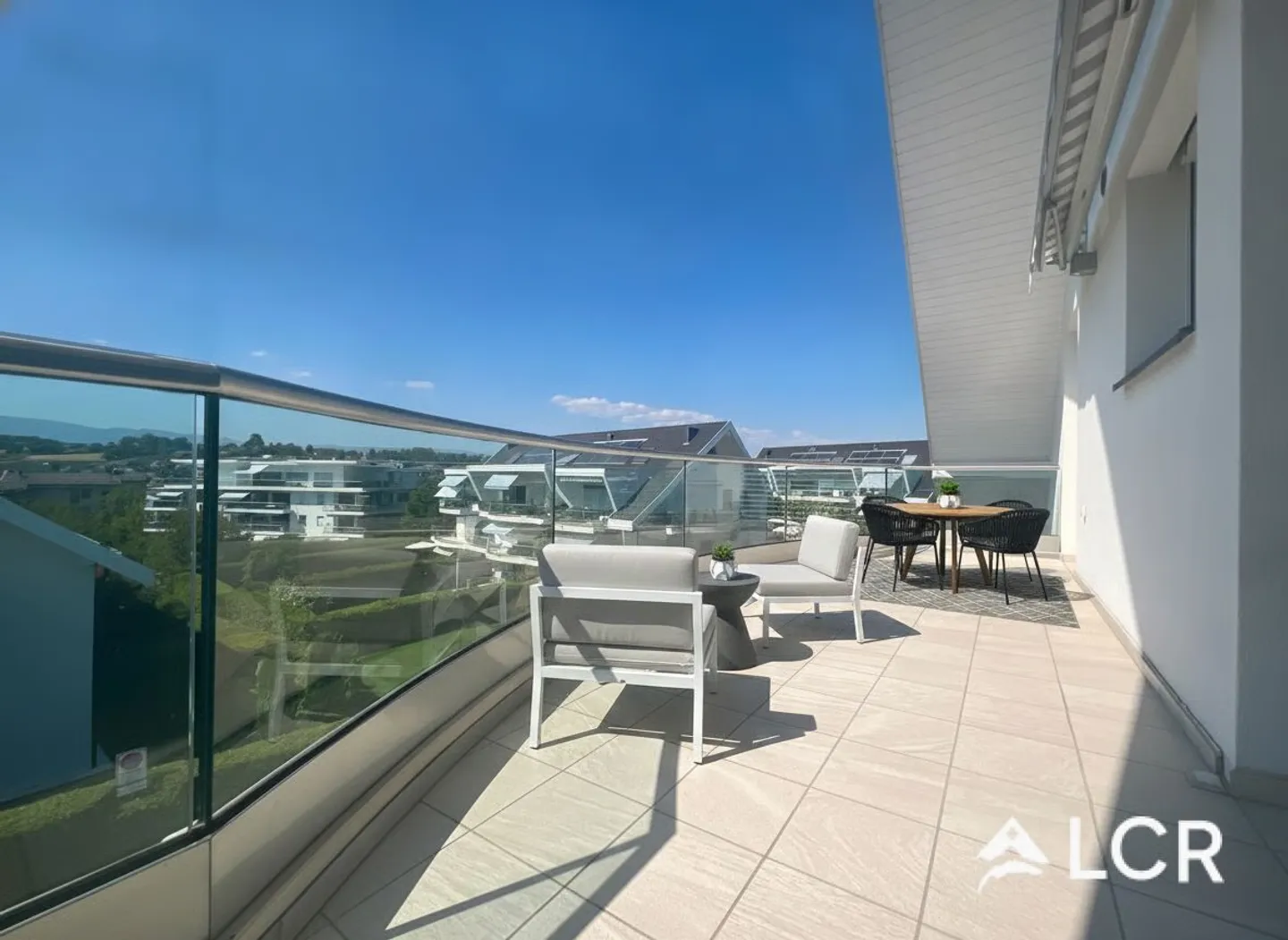 Prächtige 4.5-Zimmer-Wohnung / 3 Schlafzimmer / 2 Badezimmer / 1 Balkon - Foto 3 von 13
