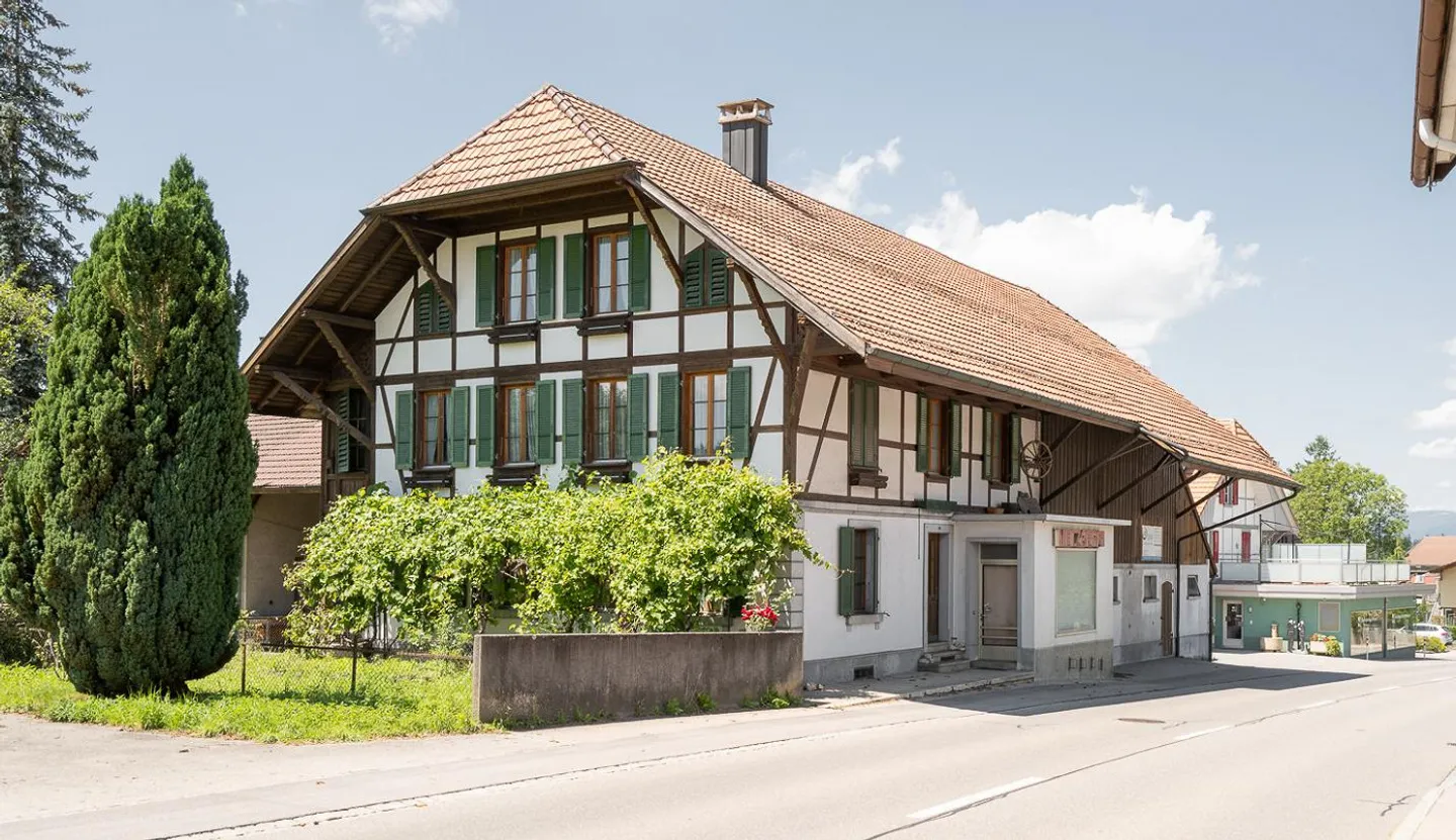 NEUBAU - 5,5-Zimmer-Dachwohnung mit Galerie mit Aussicht ins Grüne - Foto 1 von 6
