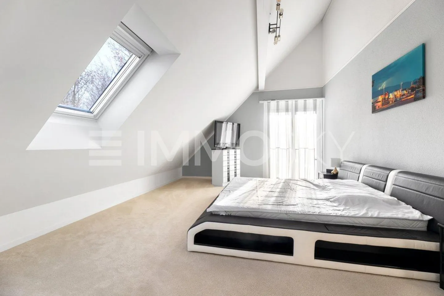 Duplex for sale - Photo 3 of 5