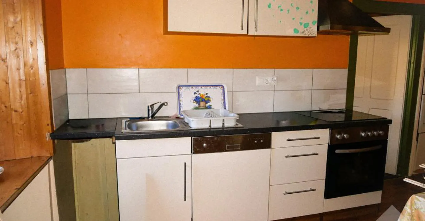 Affascinante casa di villaggio con grande potenziale di ristrutturazione - Foto 7 di 13
