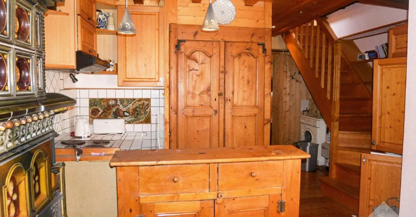 Affascinante casa di villaggio con grande potenziale di ristrutturazione - Foto 9 di 13