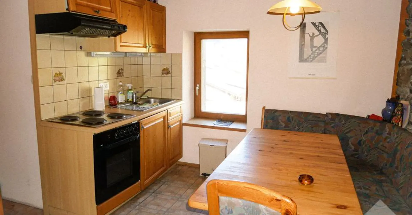 Affascinante casa di villaggio con grande potenziale di ristrutturazione - Foto 11 di 13