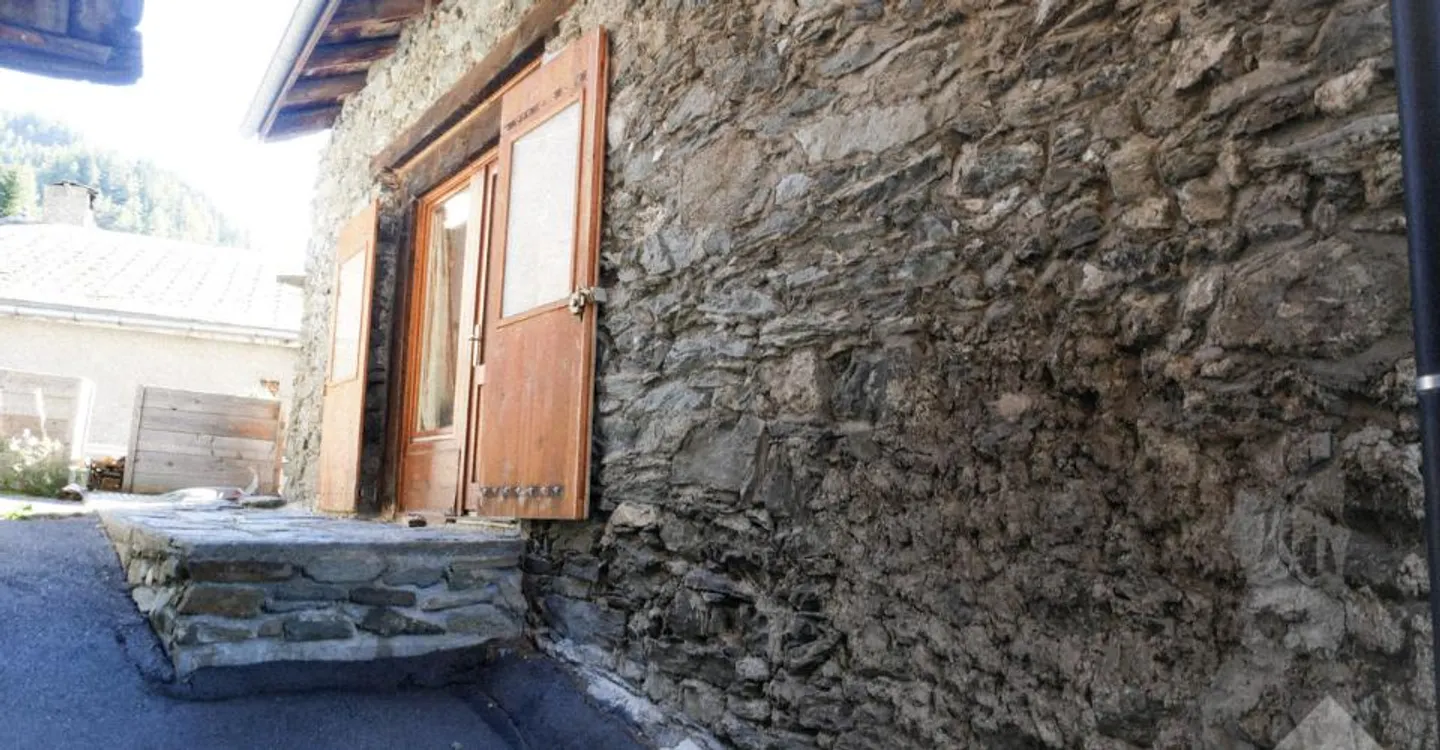Affascinante casa di villaggio con grande potenziale di ristrutturazione - Foto 12 di 13