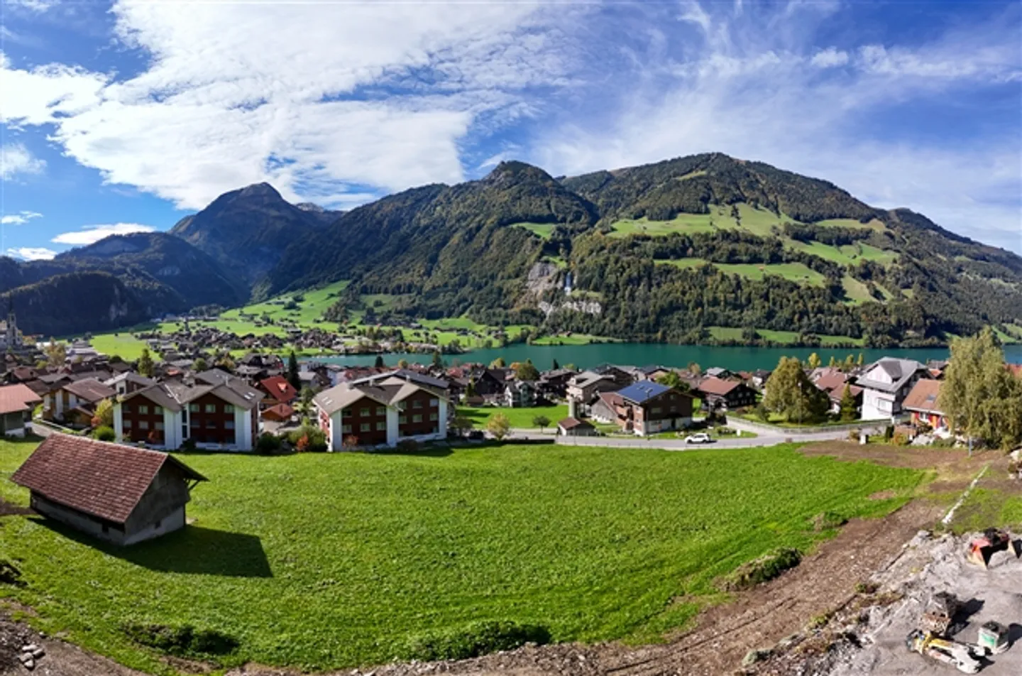 6.5-room penthouse apartment with breathtaking lake and panoramic views - Photo 1 of 14