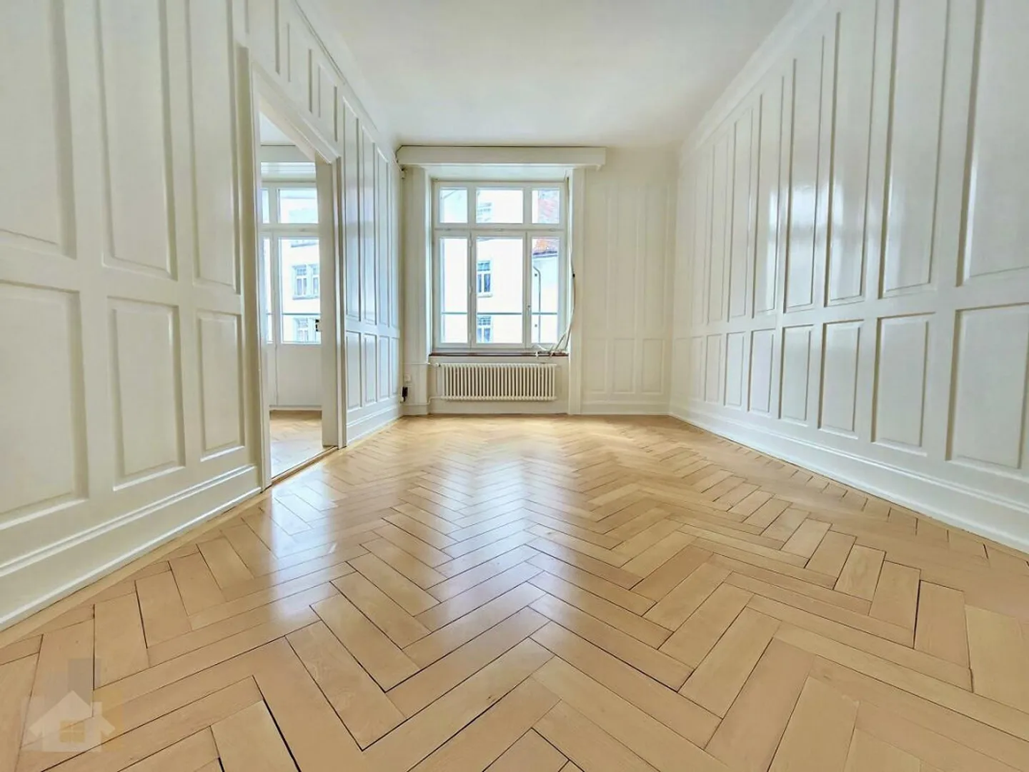 KOMPLETT RENOVIERTE ALTWOHNUNG MITTEN IM ZENTRUM AN BESTER LAGE MIT DA - Foto 9 von 9