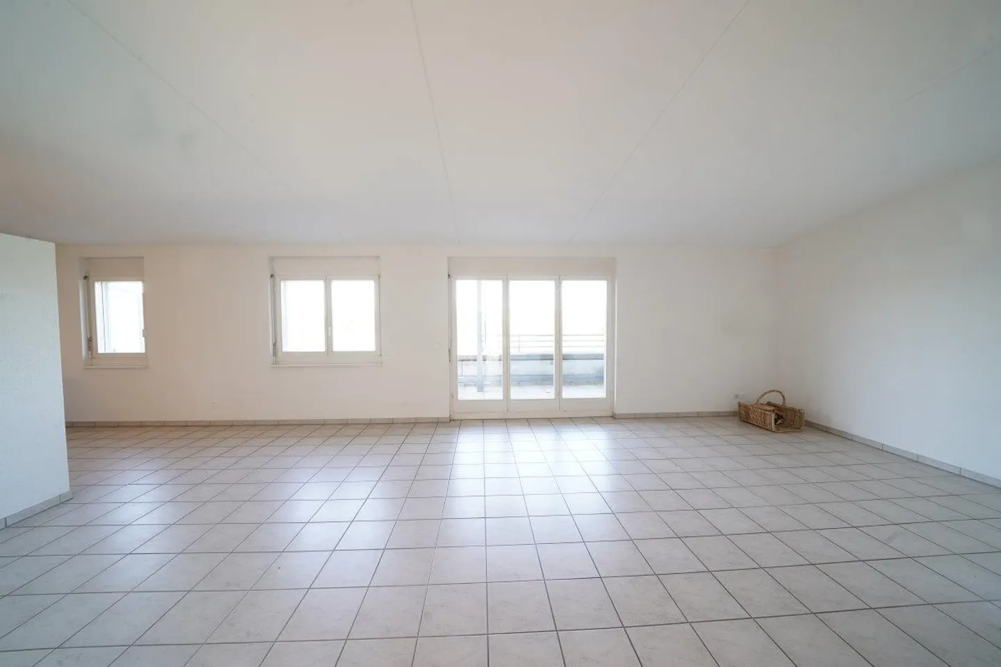 Appartamento attico soleggiato di 3,5 locali con 2 terrazze e ascensore - Foto 7 di 13