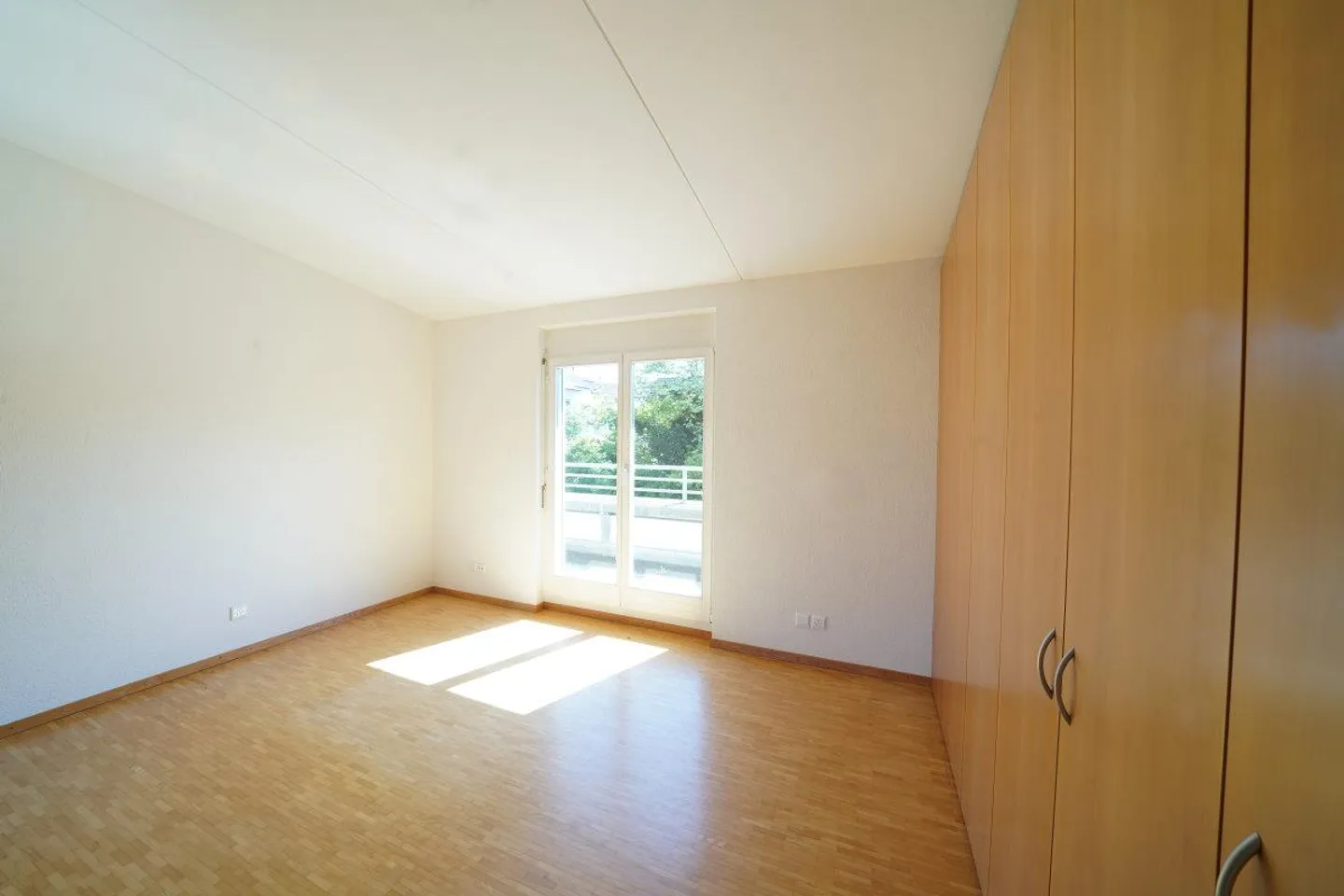 Appartamento attico soleggiato di 3,5 locali con 2 terrazze e ascensore - Foto 10 di 13