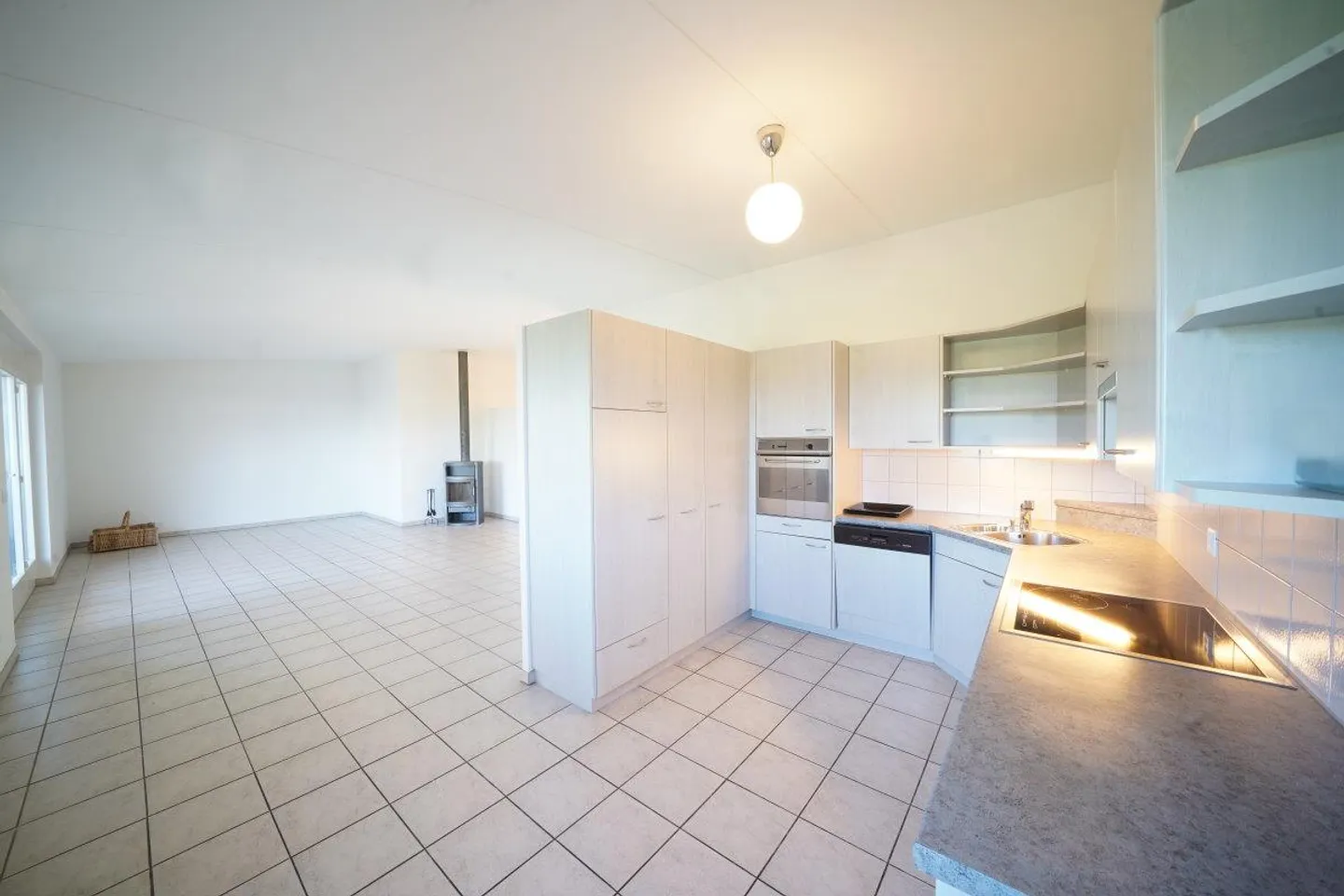 Appartamento attico soleggiato di 3,5 locali con 2 terrazze e ascensore - Foto 8 di 13