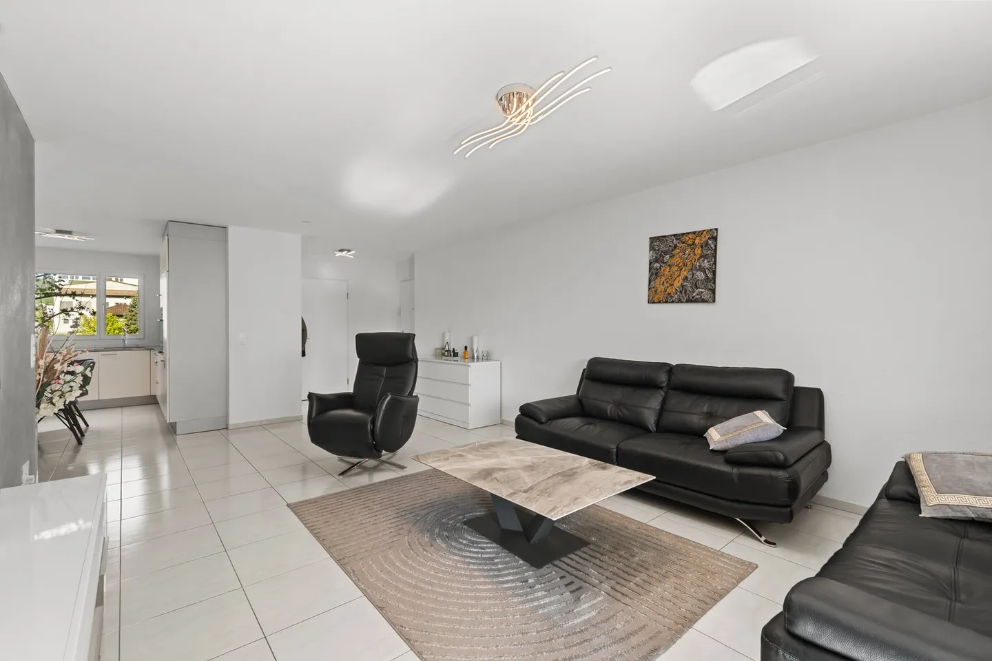 La tua nuova casa a Wetzikon – elegante, spaziosa e centralmente situata - Foto 4 di 12