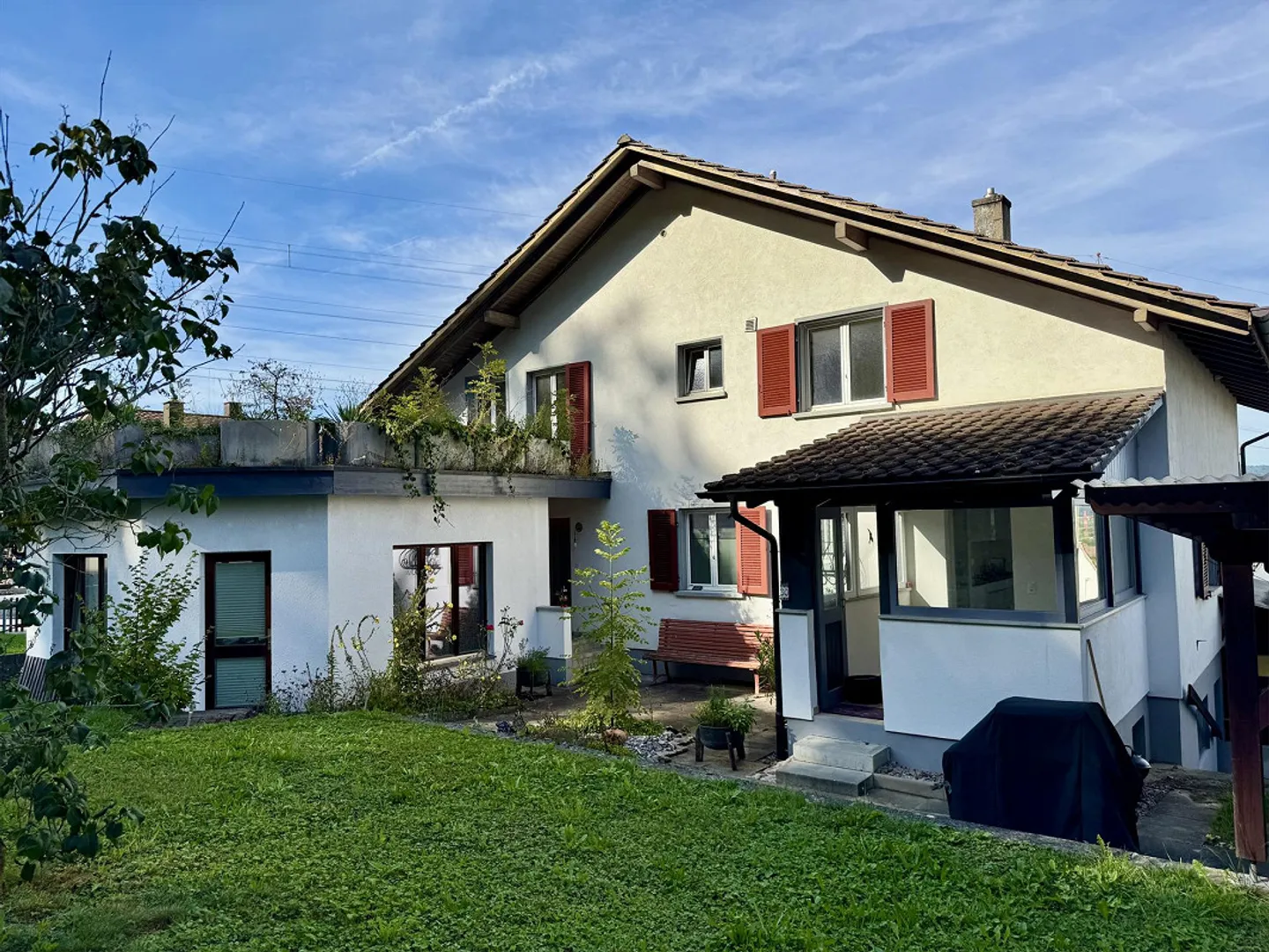Perfetto per 2 famiglie o come grande casa unifamiliare - Foto 1 di 23