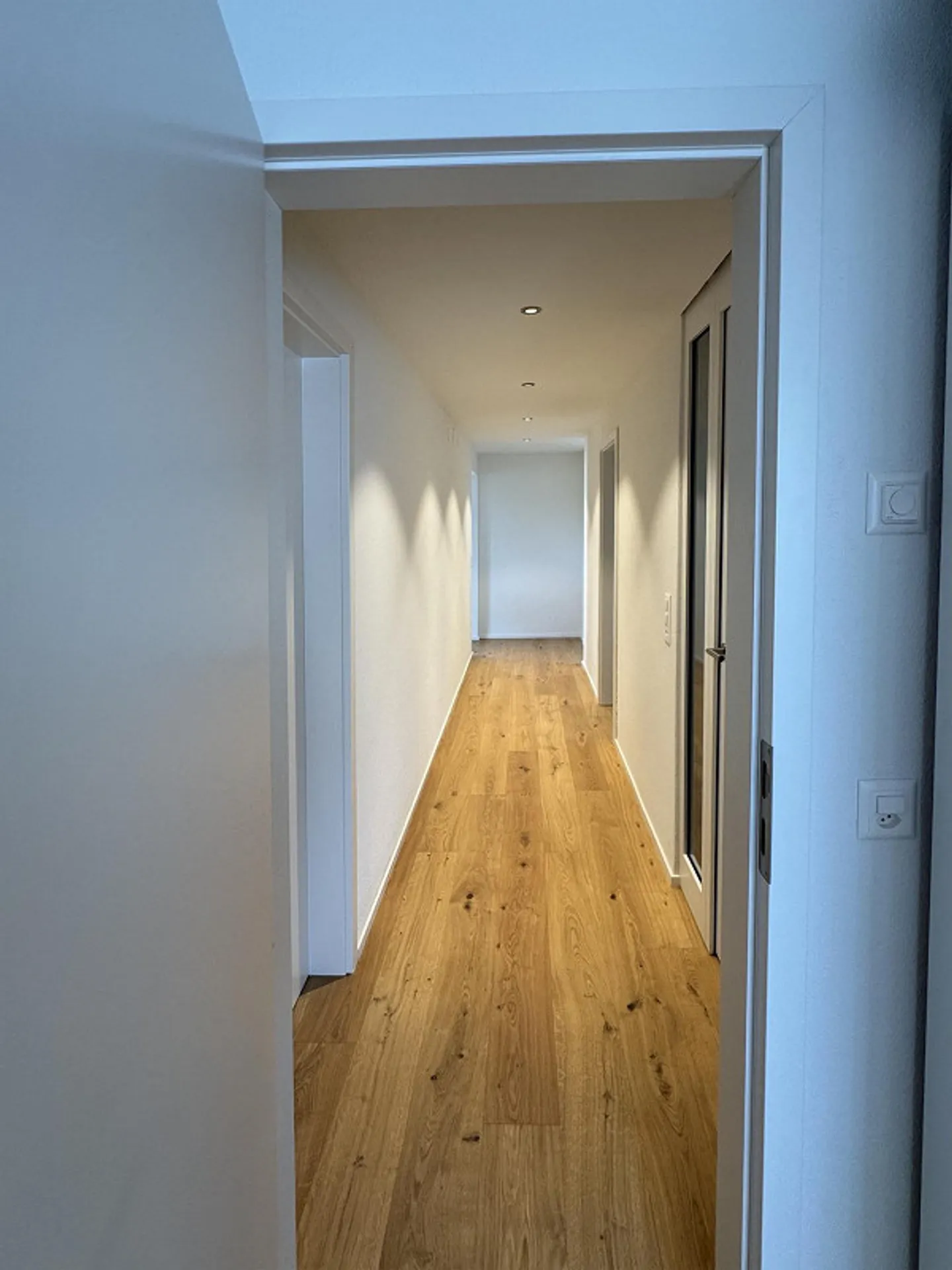 Perfetto per 2 famiglie o come grande casa unifamiliare - Foto 2 di 23