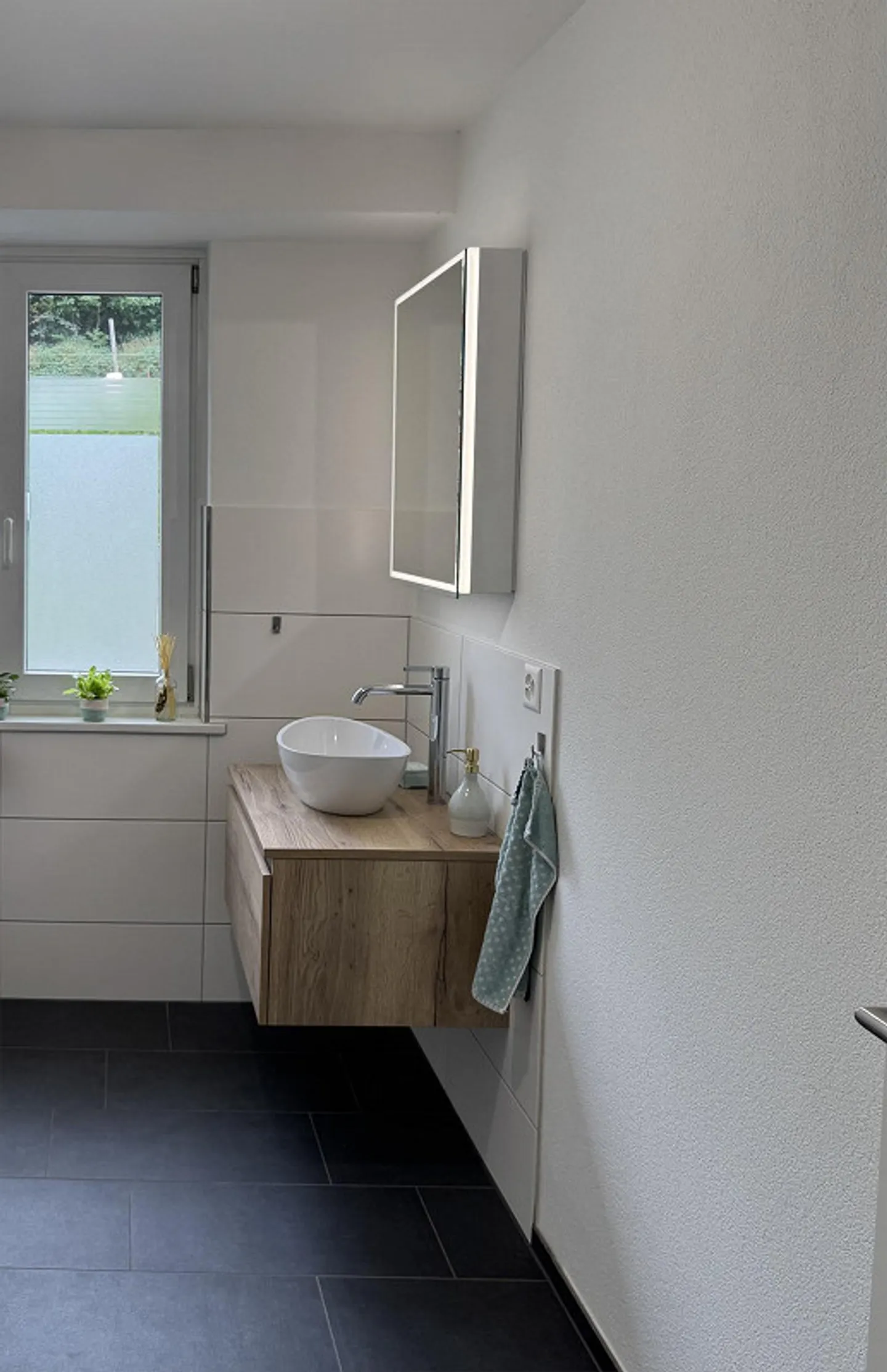Perfetto per 2 famiglie o come grande casa unifamiliare - Foto 5 di 23