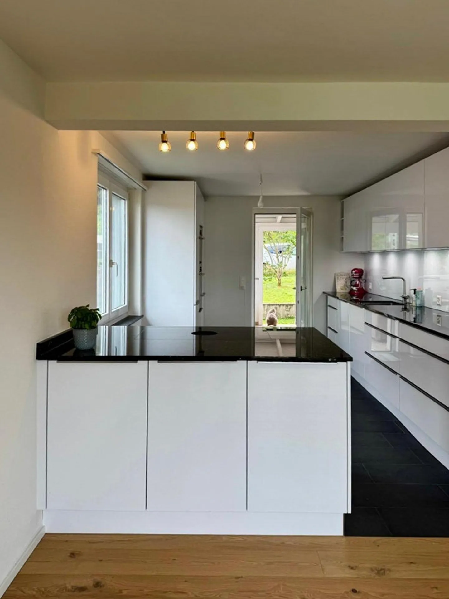 Perfetto per 2 famiglie o come grande casa unifamiliare - Foto 10 di 23