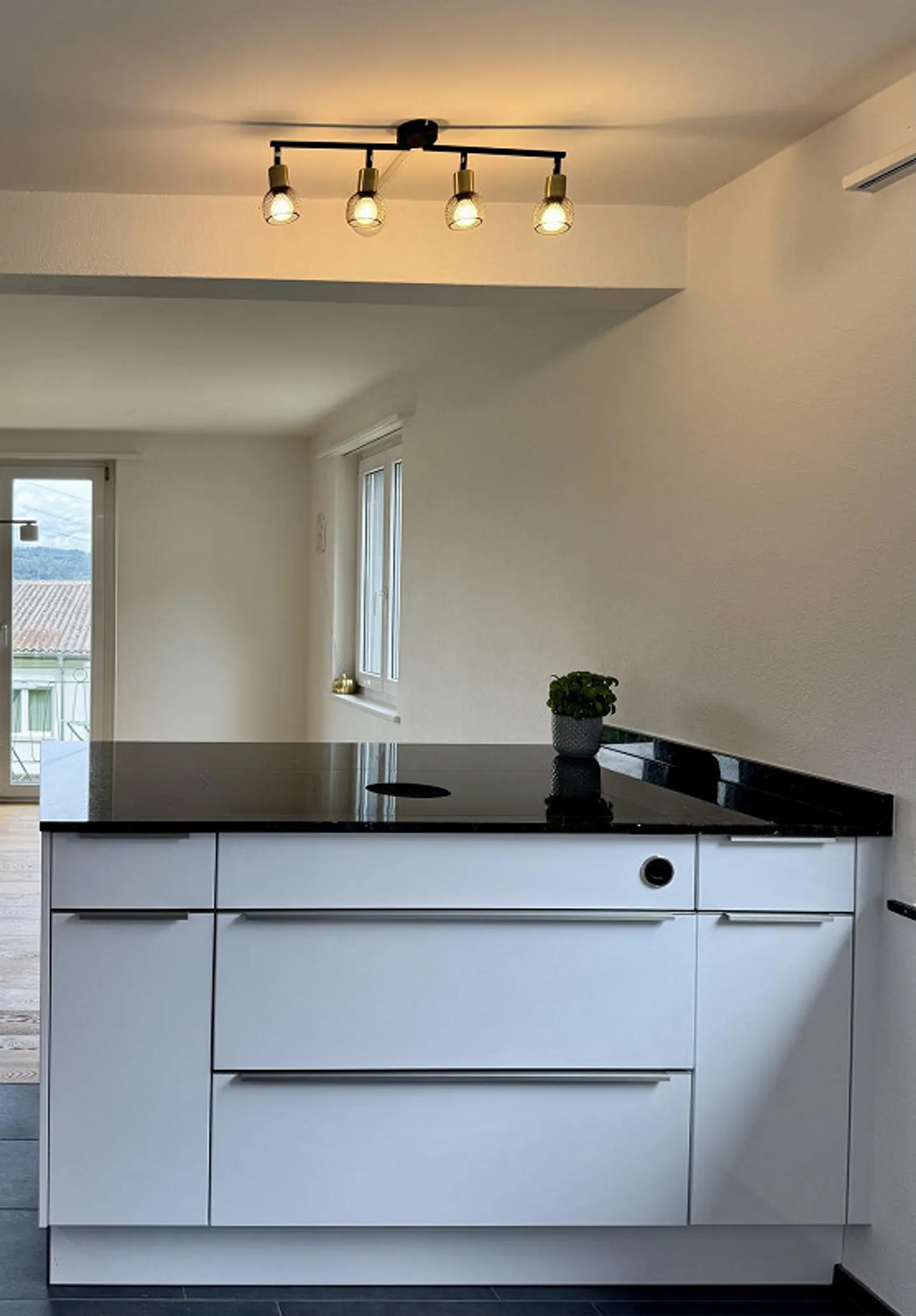Perfetto per 2 famiglie o come grande casa unifamiliare - Foto 11 di 23