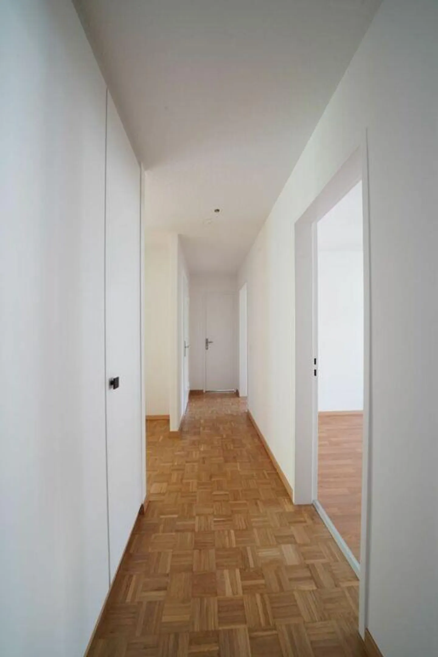 Charmante 4.5-Zimmerwohnung im Grünen - Foto 8 di 10