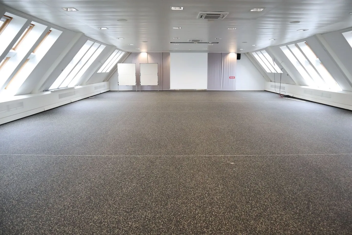 Ufficio spazioso e moderno in affitto - Foto 4 di 7