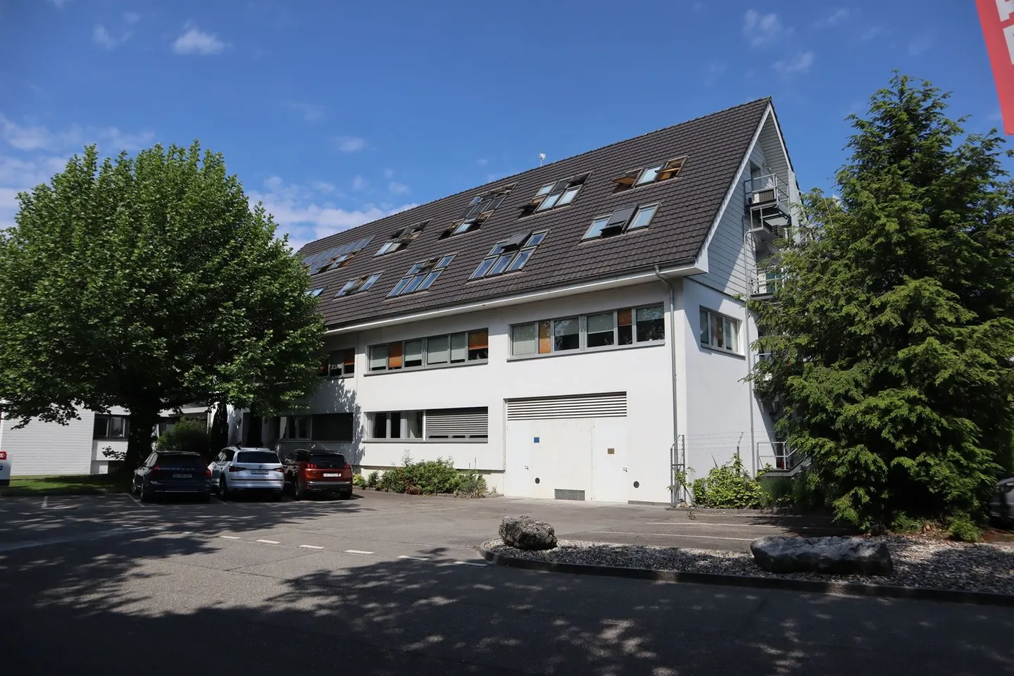 Ufficio spazioso e moderno in affitto - Foto 1 di 7