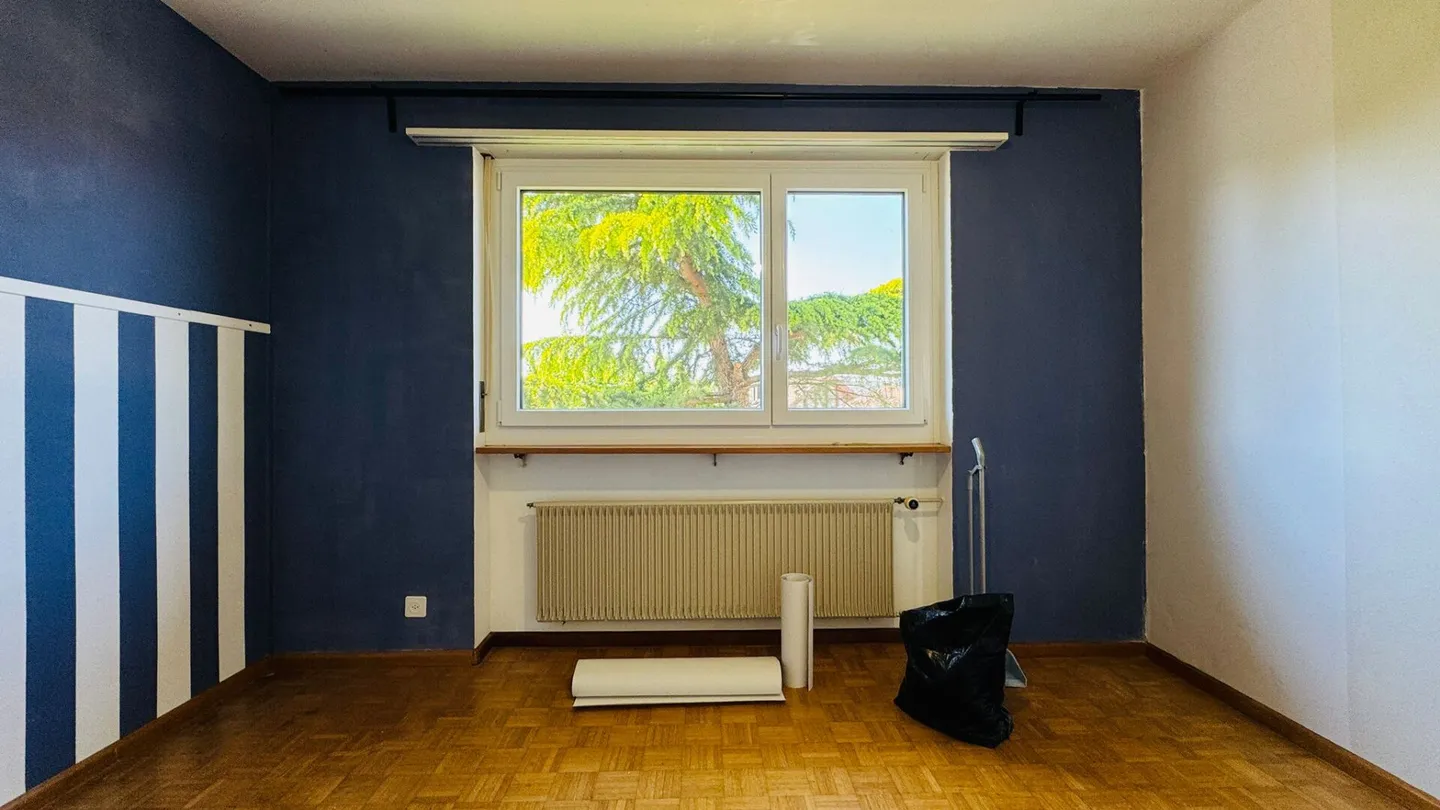 Doppeleinfamilienhaus mit Garten, Garage und grossem Potenzial an ruhiger Lage in Therwil - Foto 12 von 22