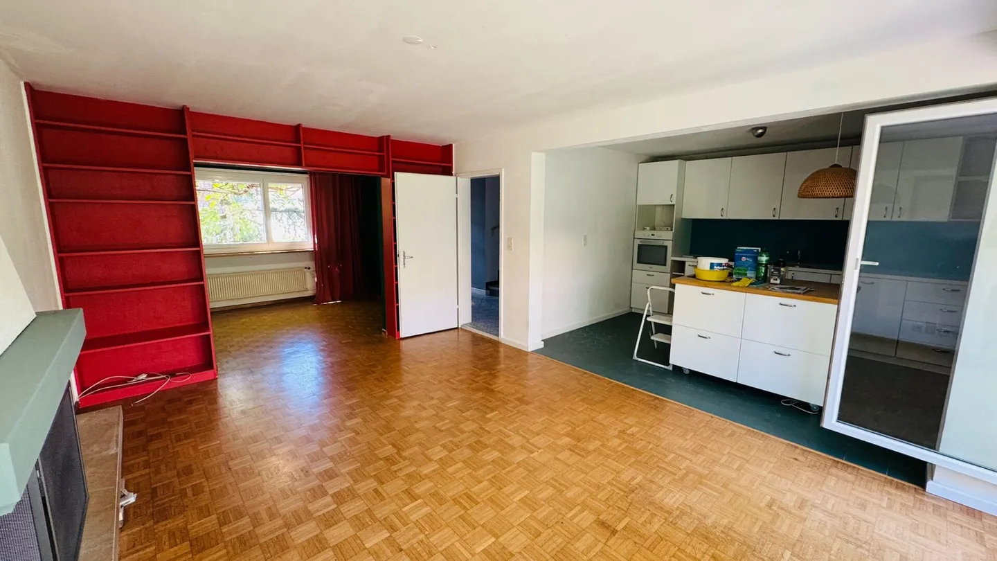Doppeleinfamilienhaus mit Garten, Garage und grossem Potenzial an ruhiger Lage in Therwil - Foto 14 von 22