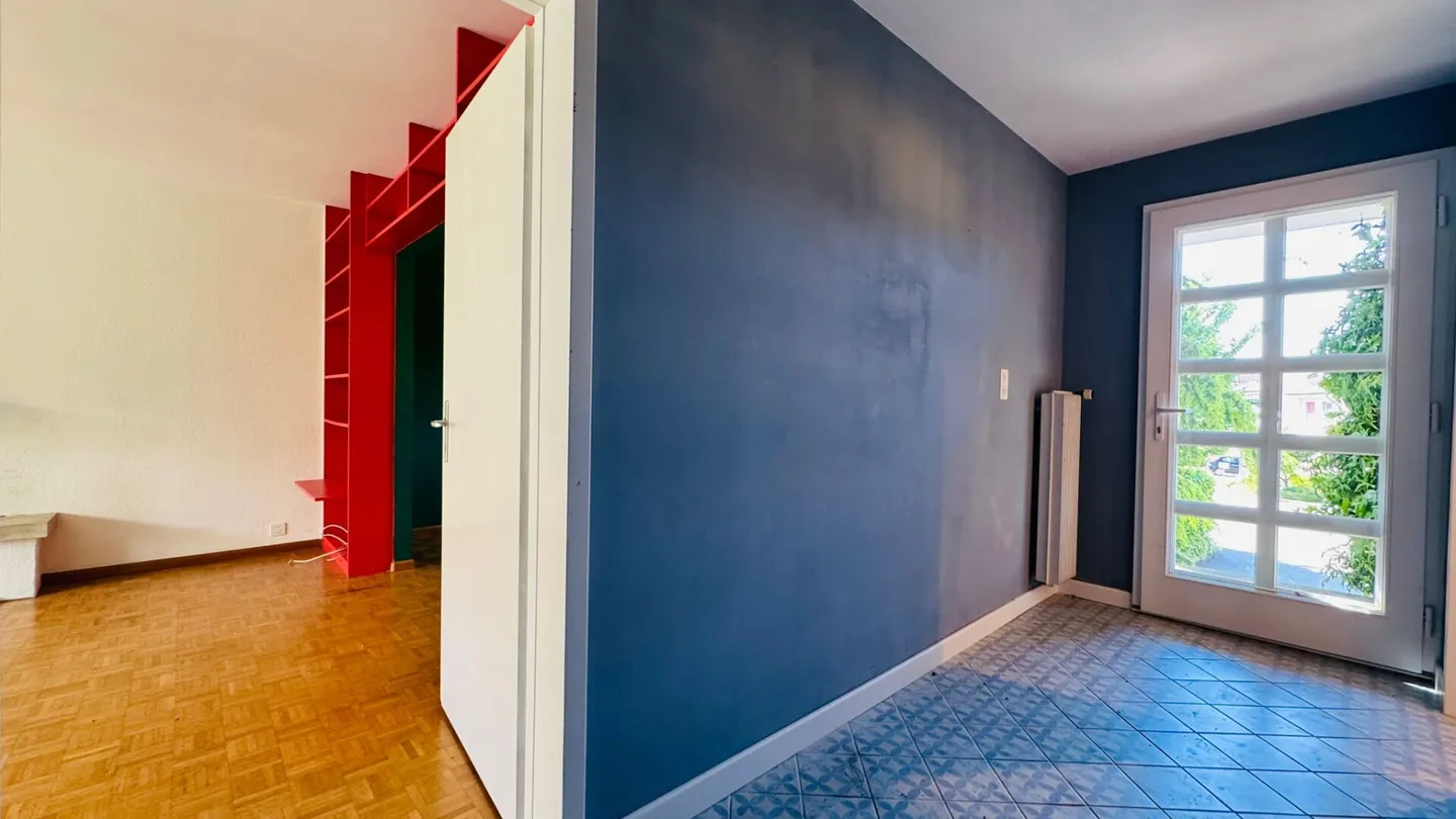 Doppeleinfamilienhaus mit Garten, Garage und grossem Potenzial an ruhiger Lage in Therwil - Foto 16 von 22