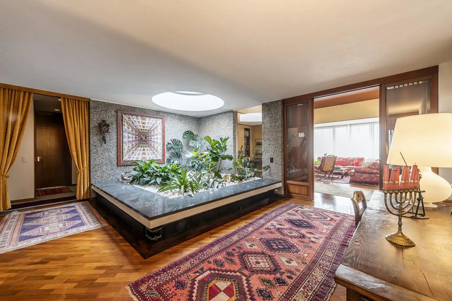 Villa moderna con piscina e appartamento indipendente - Foto 2 di 15