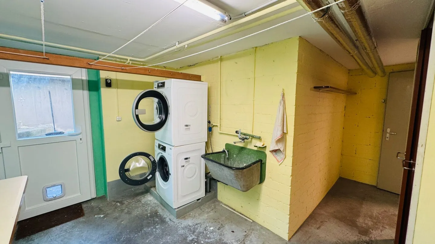 Doppeleinfamilienhaus mit Garten, Garage und grossem Potenzial an ruhiger Lage in Therwil - Foto 19 von 22