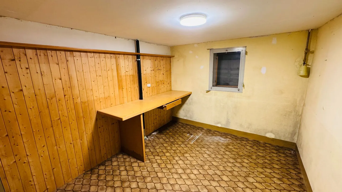 Doppeleinfamilienhaus mit Garten, Garage und grossem Potenzial an ruhiger Lage in Therwil - Foto 21 von 22