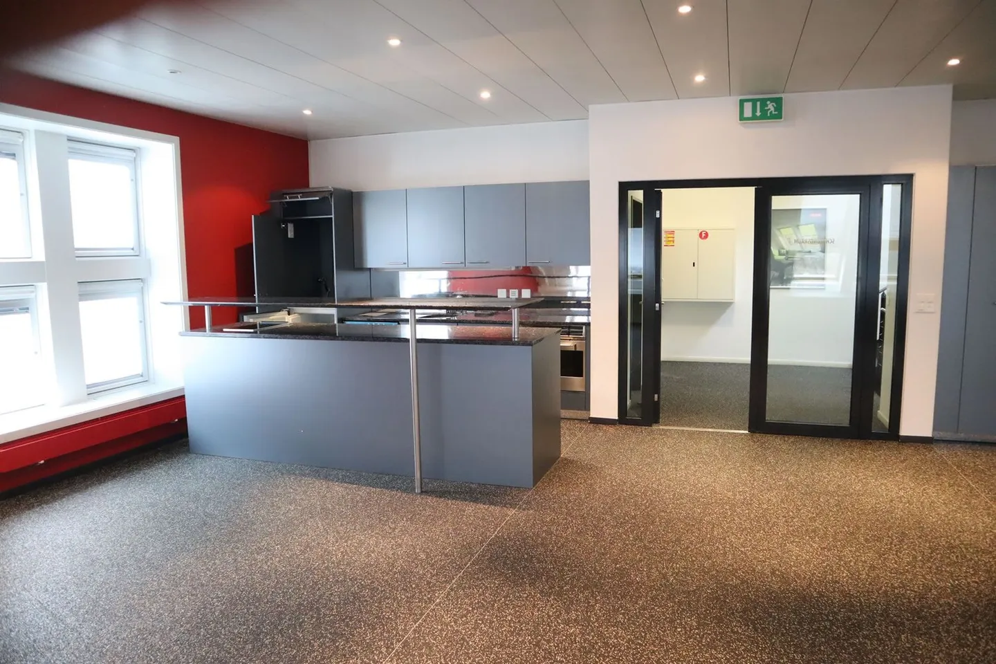 Ufficio spazioso e moderno in affitto - Foto 5 di 7