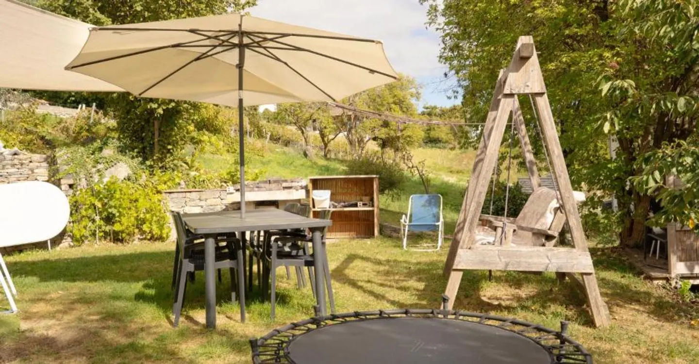 Casa a schiera con grande giardino, 5,5 stanze. Grimisuat, VS - Foto 1 di 12