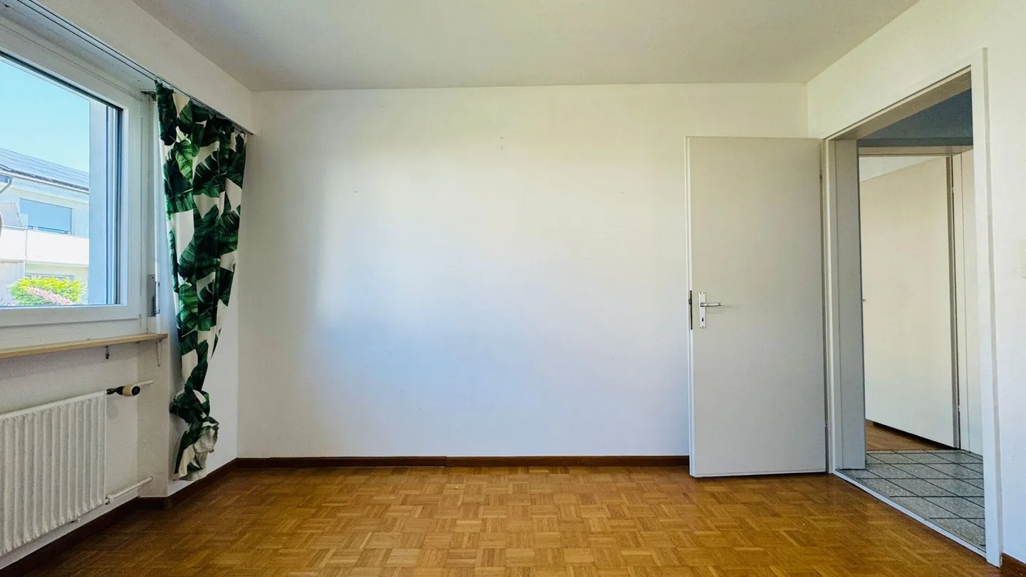 Doppeleinfamilienhaus mit Garten, Garage und grossem Potenzial an ruhiger Lage in Therwil - Foto 8 von 22