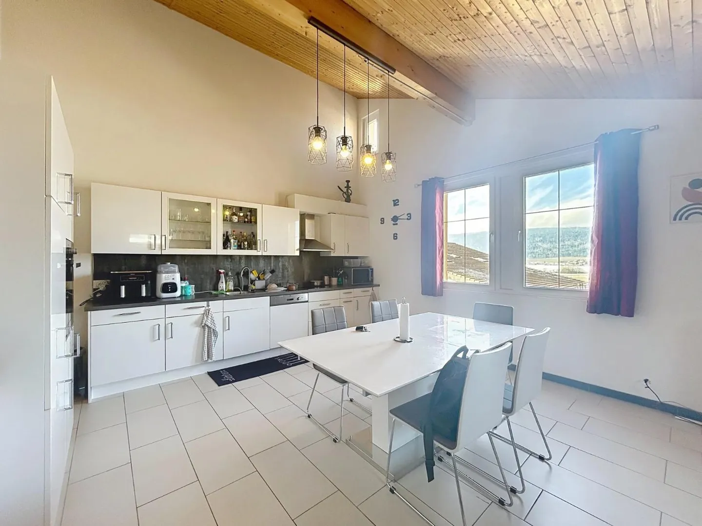 4.5-room apartment located in the center of the village - Photo 5 of 9