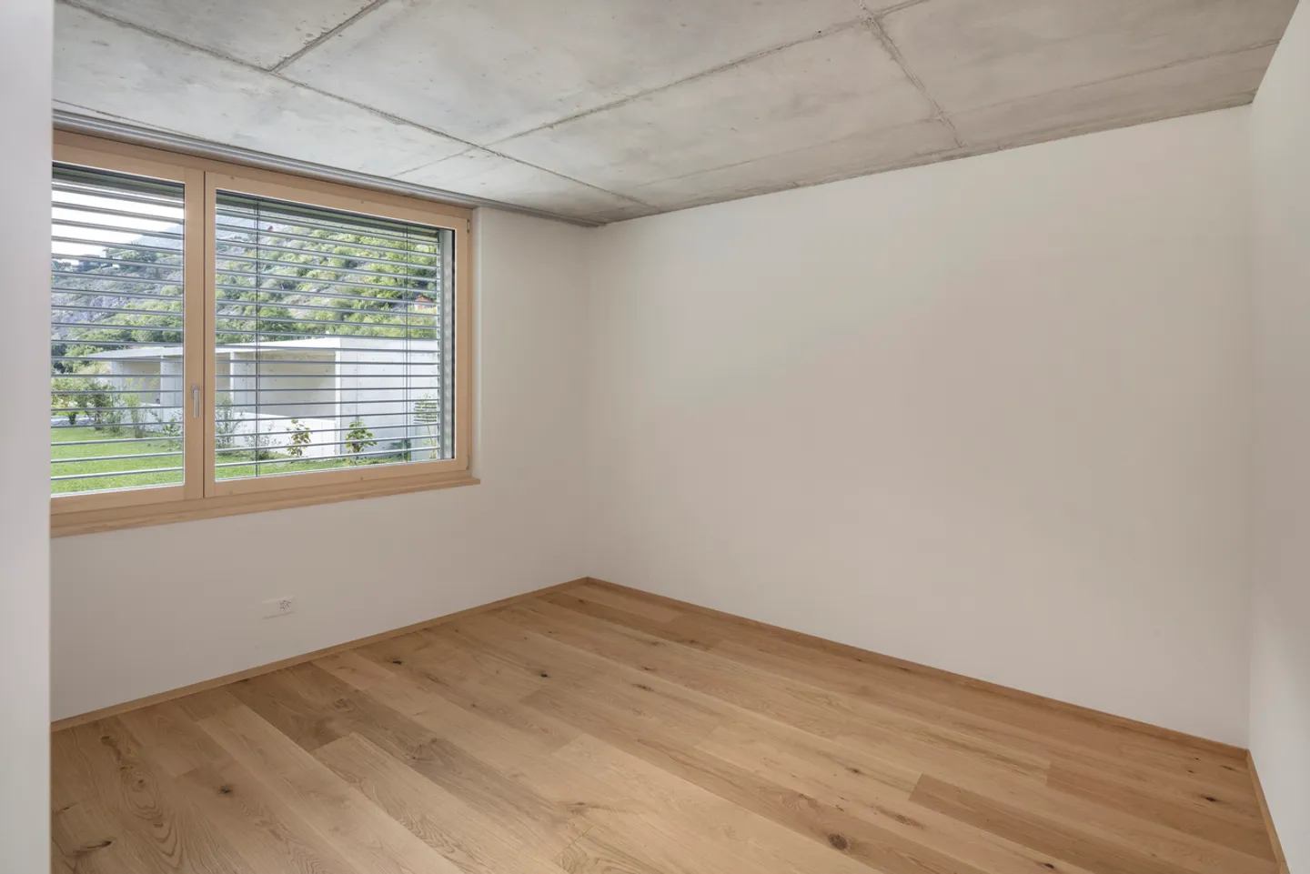 First occupancy 5.5-room apartment in a natural area - Photo 4 of 8