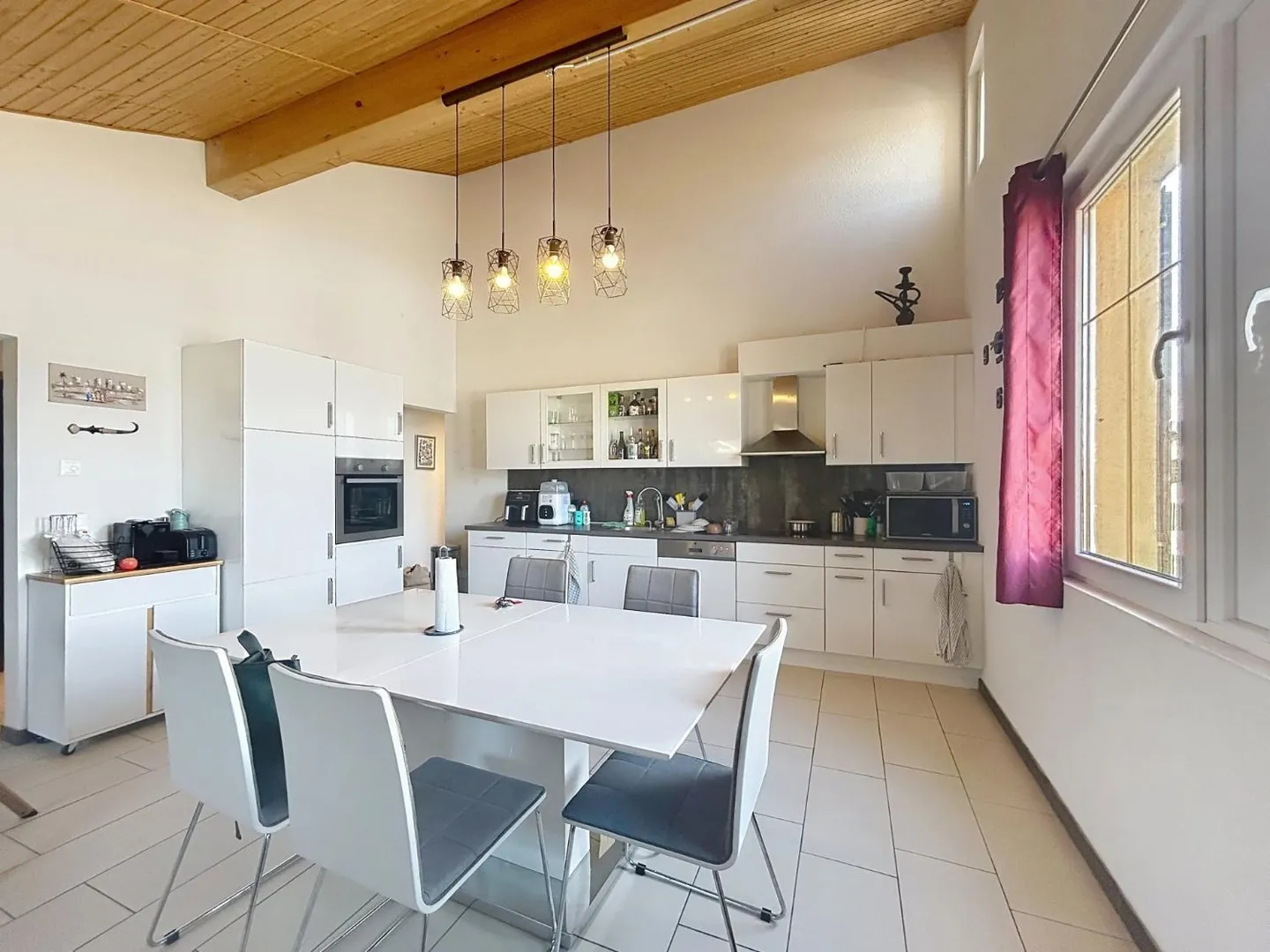 4.5-room apartment located in the center of the village - Photo 4 of 9