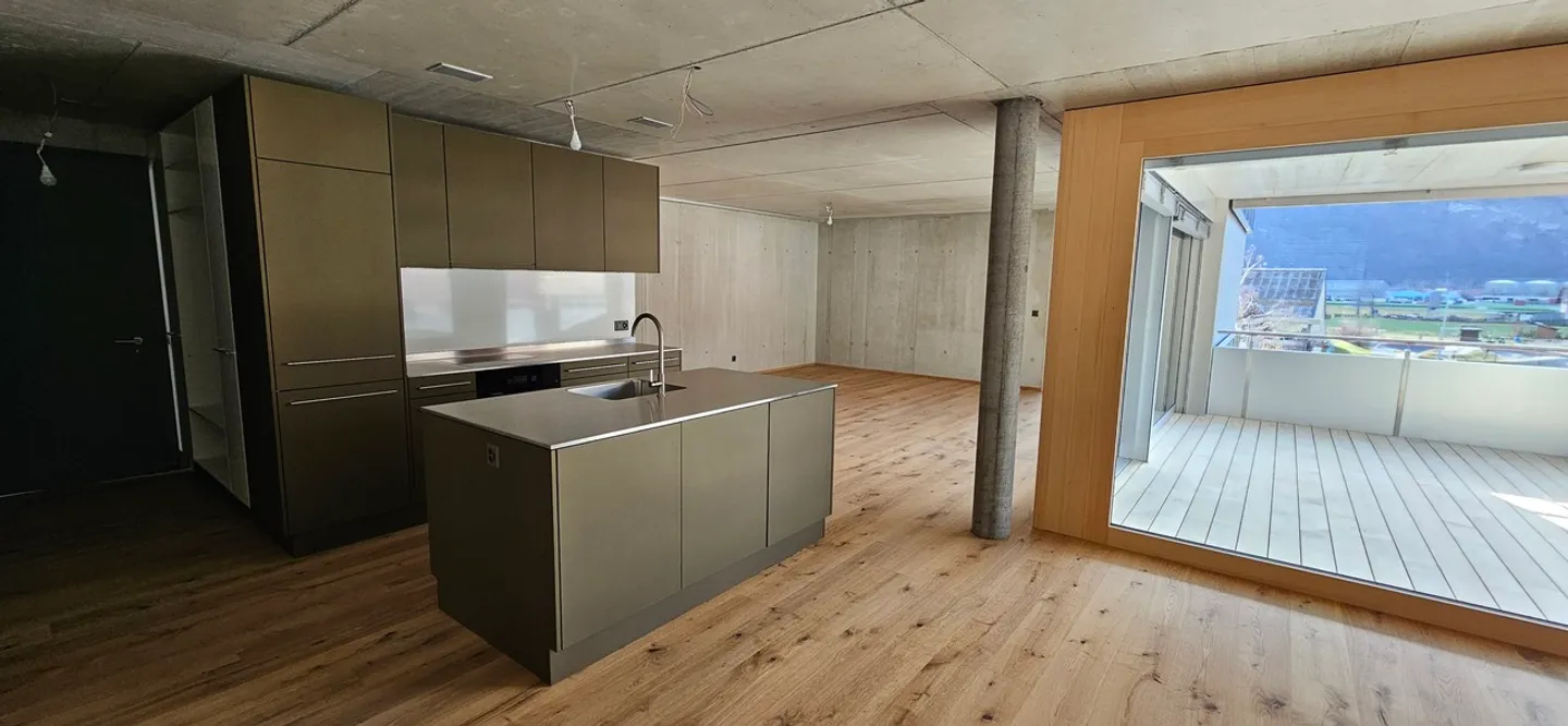 First occupancy 5.5-room apartment in a natural area - Photo 5 of 8