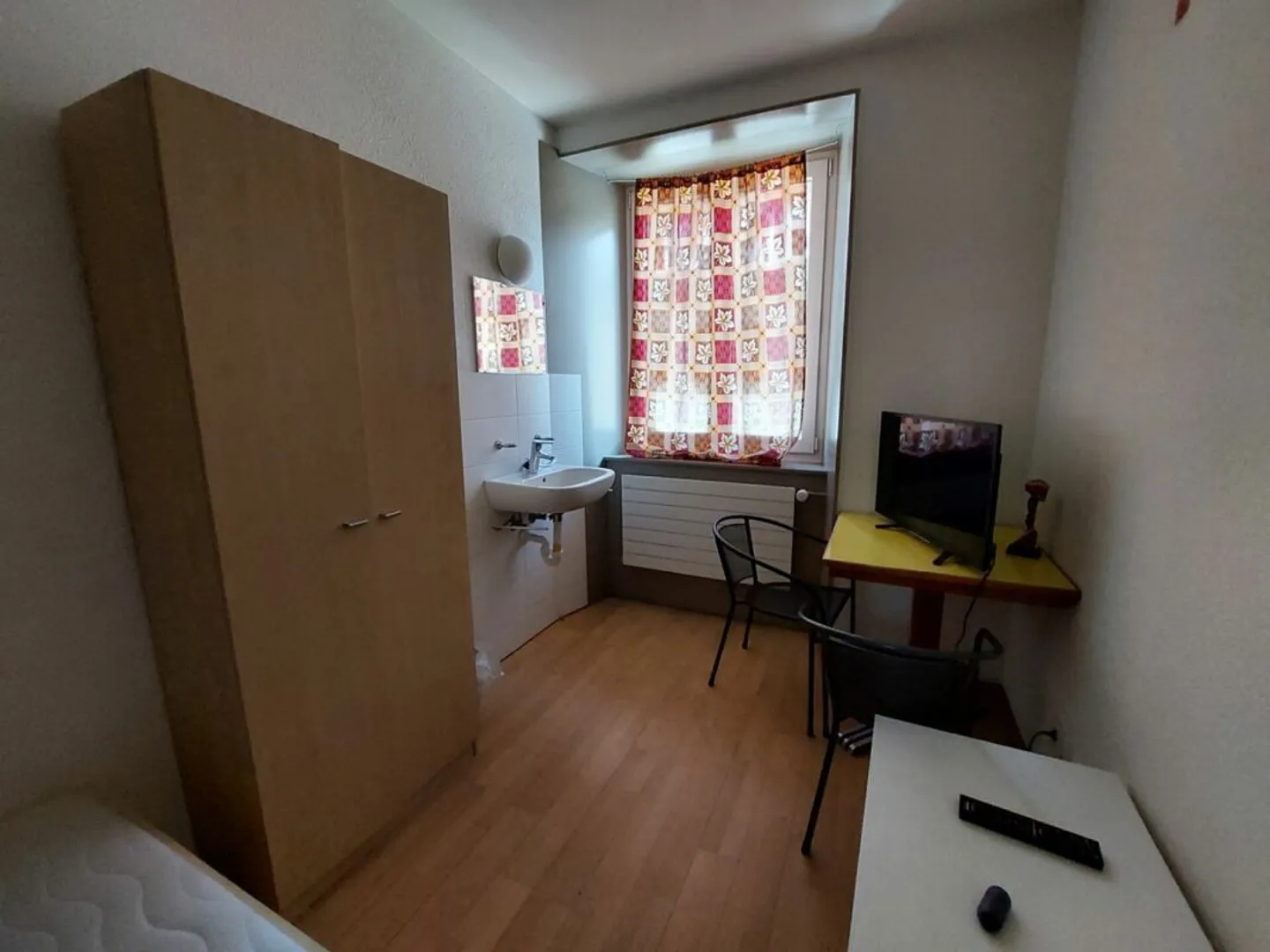 Edificio redditizio con ristorante e 15 camere - Foto 14 di 15